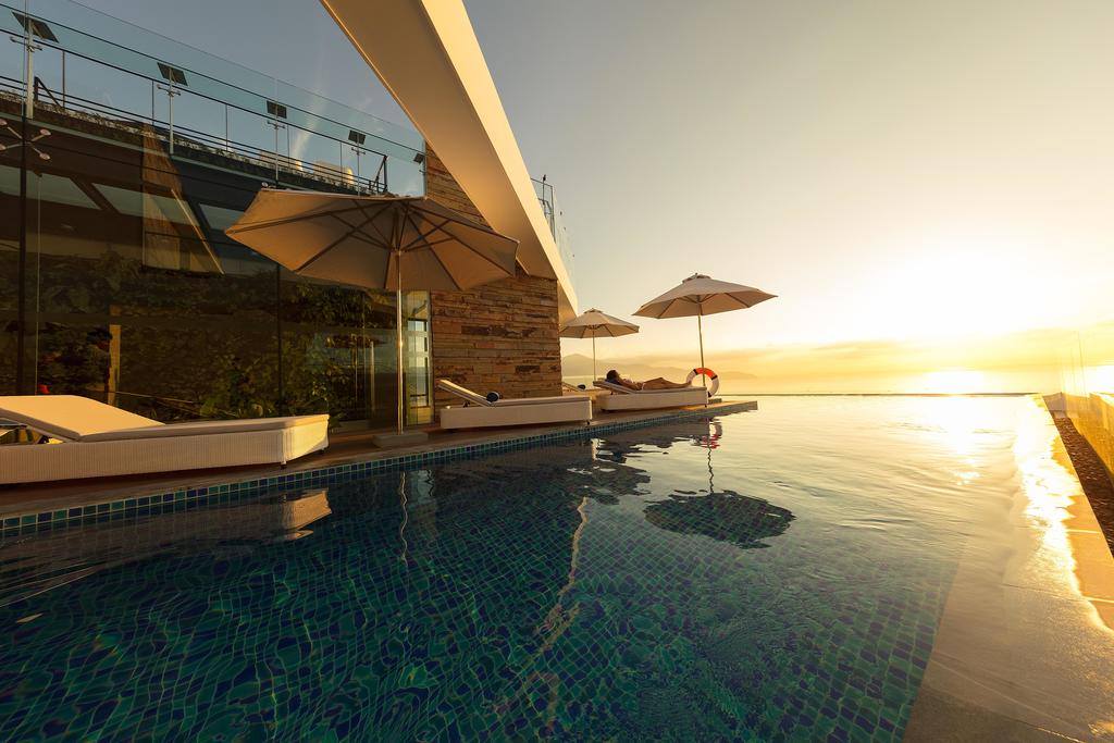 Infinity Swimming Pool